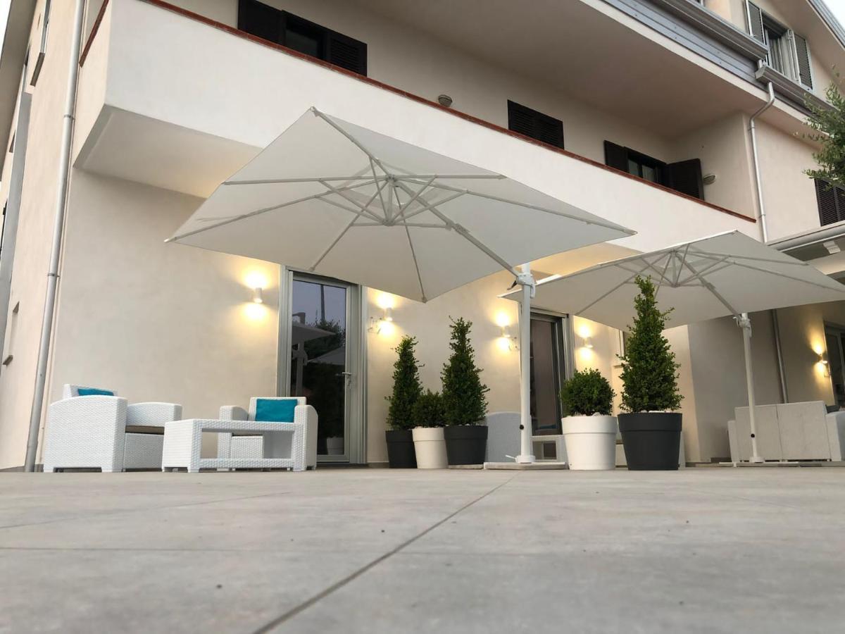 Invilla Bed&Breakfast - Quality Rooms 圣塔·马里亚·迪·卡斯特 外观 照片